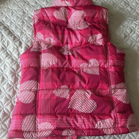 Pink and white hearts puffer vest - Picture 6 of 6